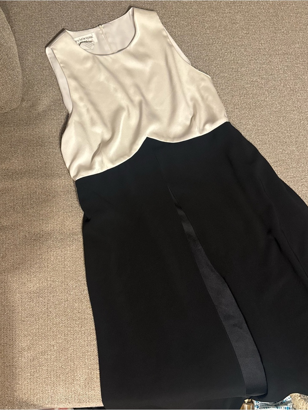 Jones New York Two-Tone Sleeveless Maxi Dress in Ivory and Black